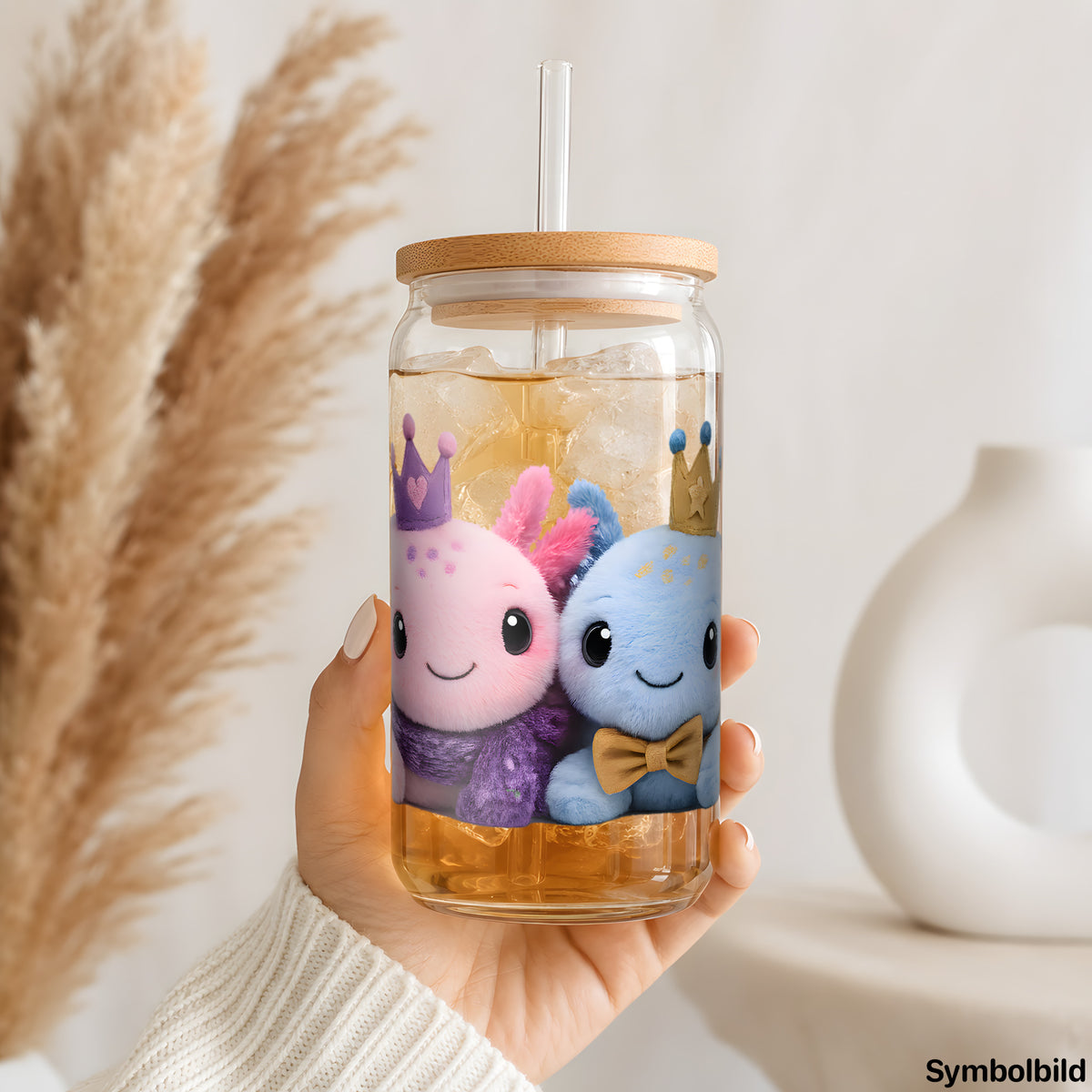 Becher-Aufkleber „Plüsch-Axolotl mit Krone“ auf einem 16oz Glasbecher