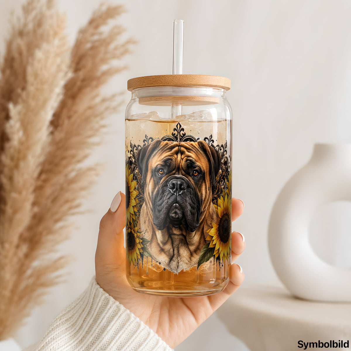 Becher-Aufkleber „Bullmastiff in Sonnenblumen“ auf einem 16oz Glasbecher
