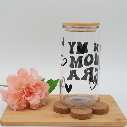 In my "Mom" Era - personalisierbar | Trinkglas 500 ml | Strohhalm + Deckel