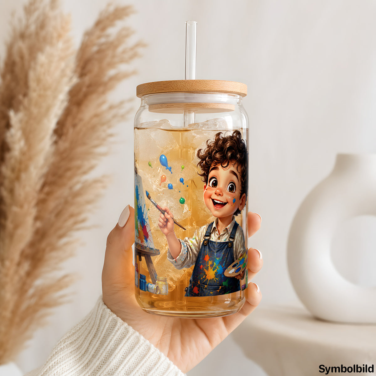 Becher-Aufkleber „Kleiner Maler an der Staffelei“ auf einem 16oz Glasbecher