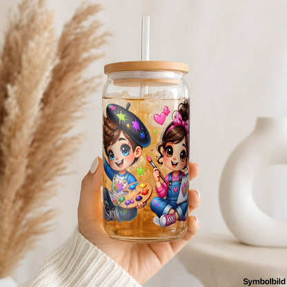 Becher-Aufkleber „Kleine Künstler“ auf einem 16oz Glasbecher