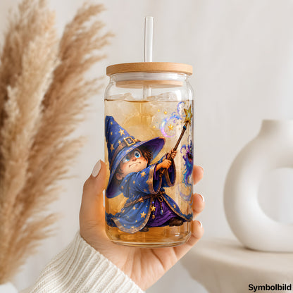 Becher-Aufkleber „Kleiner Zauberer“ auf einem 16oz Glasbecher