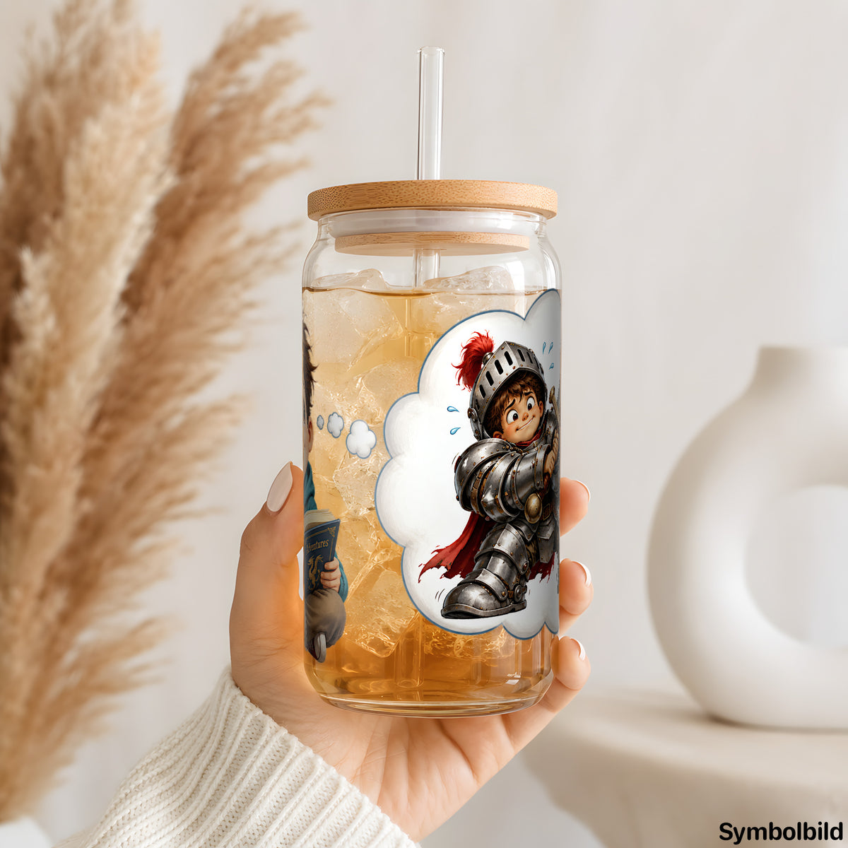Becher-Aufkleber „Junge träumt vom Ritter“ auf einem 16oz Glasbecher