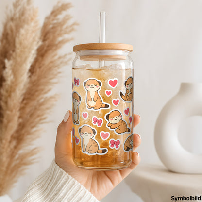 Becher-Aufkleber „Erdmännchen mit Herzen“ auf einem 16oz Glasbecher