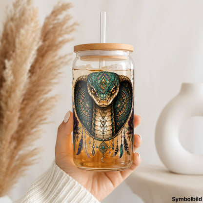 Becher-Aufkleber „Kobra in Petrol und Ocker“ auf einem 16oz Glasbecher
