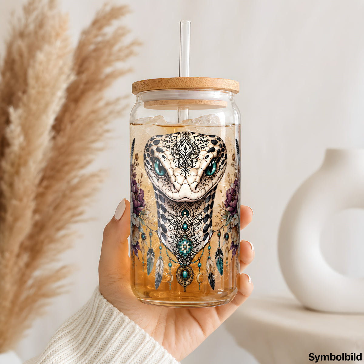 Becher-Aufkleber „Kobra im Blütenschmuck“ auf einem 16oz Glasbecher