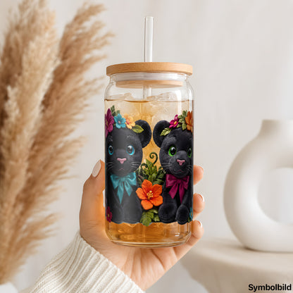 Becher-Aufkleber „Plüschpanther im Blütenmeer“ auf einem 16oz Glasbecher