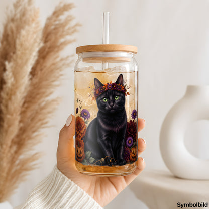 Becher-Aufkleber „Schwarze Katze im Herbst“ auf einem 16oz Glasbecher