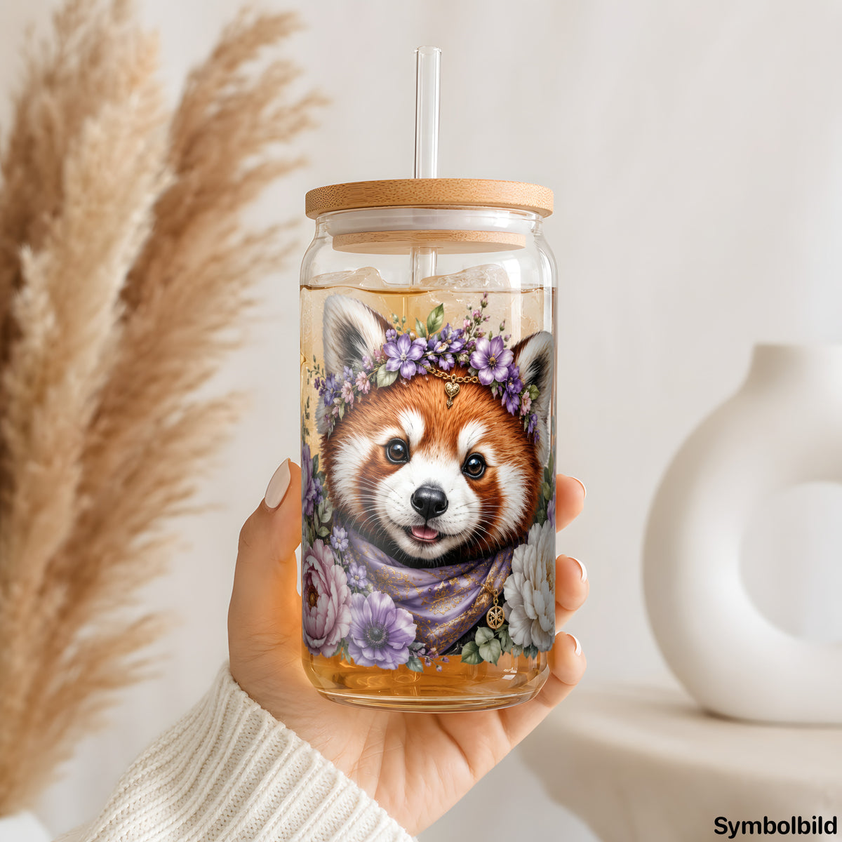 Becher-Aufkleber „Roter Panda mit Blütenkranz“ auf einem 16oz Glasbecher