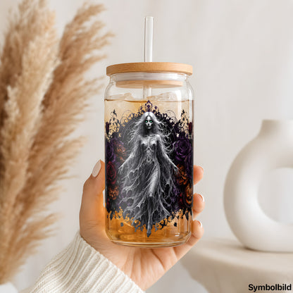 Becher-Aufkleber „Geisterdame im Blumenmeer“ auf einem 16oz Glasbecher