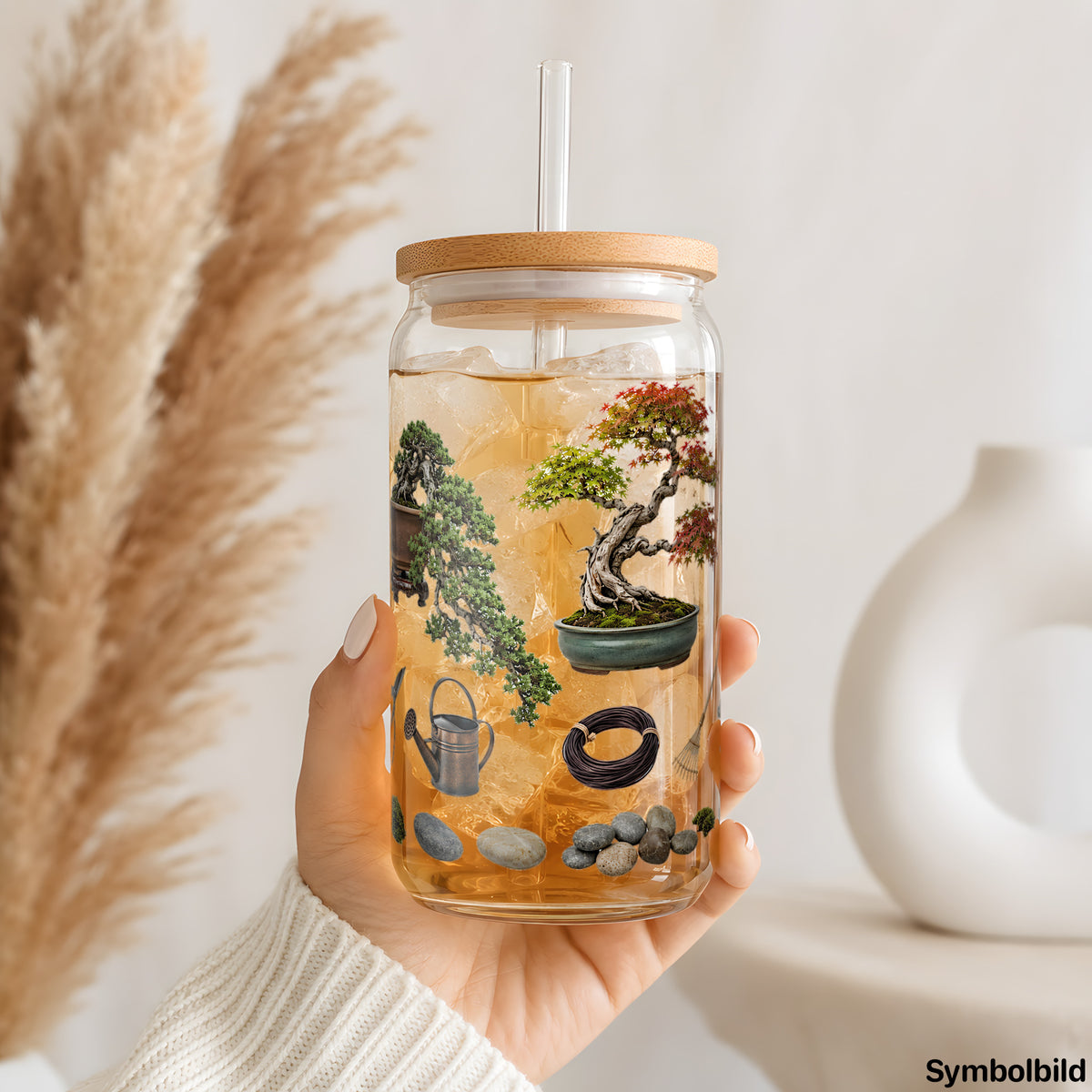Becher-Aufkleber „Bonsai mit Gartenwerkzeug“ auf einem 16oz Glasbecher