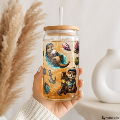Becher-Aufkleber „Otter auf Schatzsuche“ auf einem 16oz Glasbecher