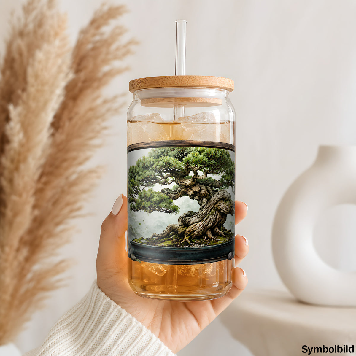 Becher-Aufkleber „Bonsai hinter Bogenfenster“ auf einem 16oz Glasbecher