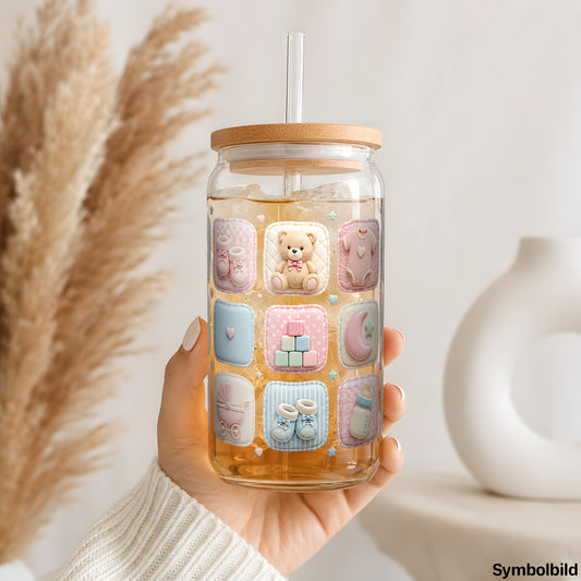 Becher-Aufkleber „Babymuster in Pastell“ auf einem 16oz Glasbecher