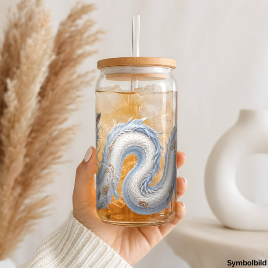 Becher-Aufkleber „Flauschdrache in Weiß“ auf einem 16oz Glasbecher