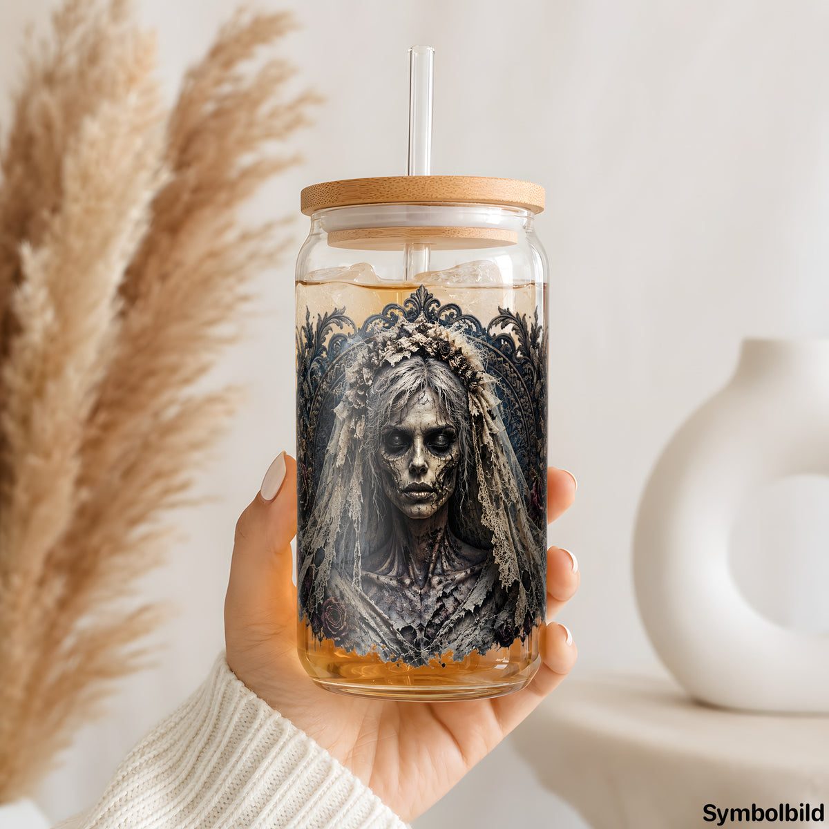 Becher-Aufkleber „Braut aus dem Nebel“ auf einem 16oz Glasbecher