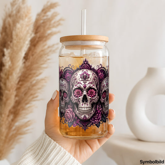 Becher-Aufkleber „Zuckerschädel im Rosenkranz“ auf einem 16oz Glasbecher