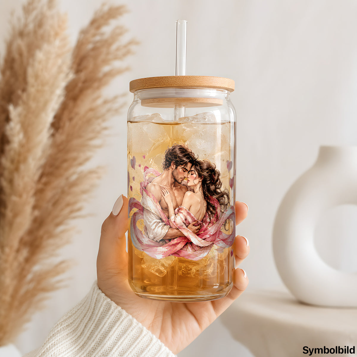 Becher-Aufkleber „Frau im Bänderkleid“ auf einem 16oz Glasbecher