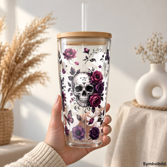 Becher-Aufkleber „Totenköpfe in Rosen“ auf einem 24oz Glasbecher