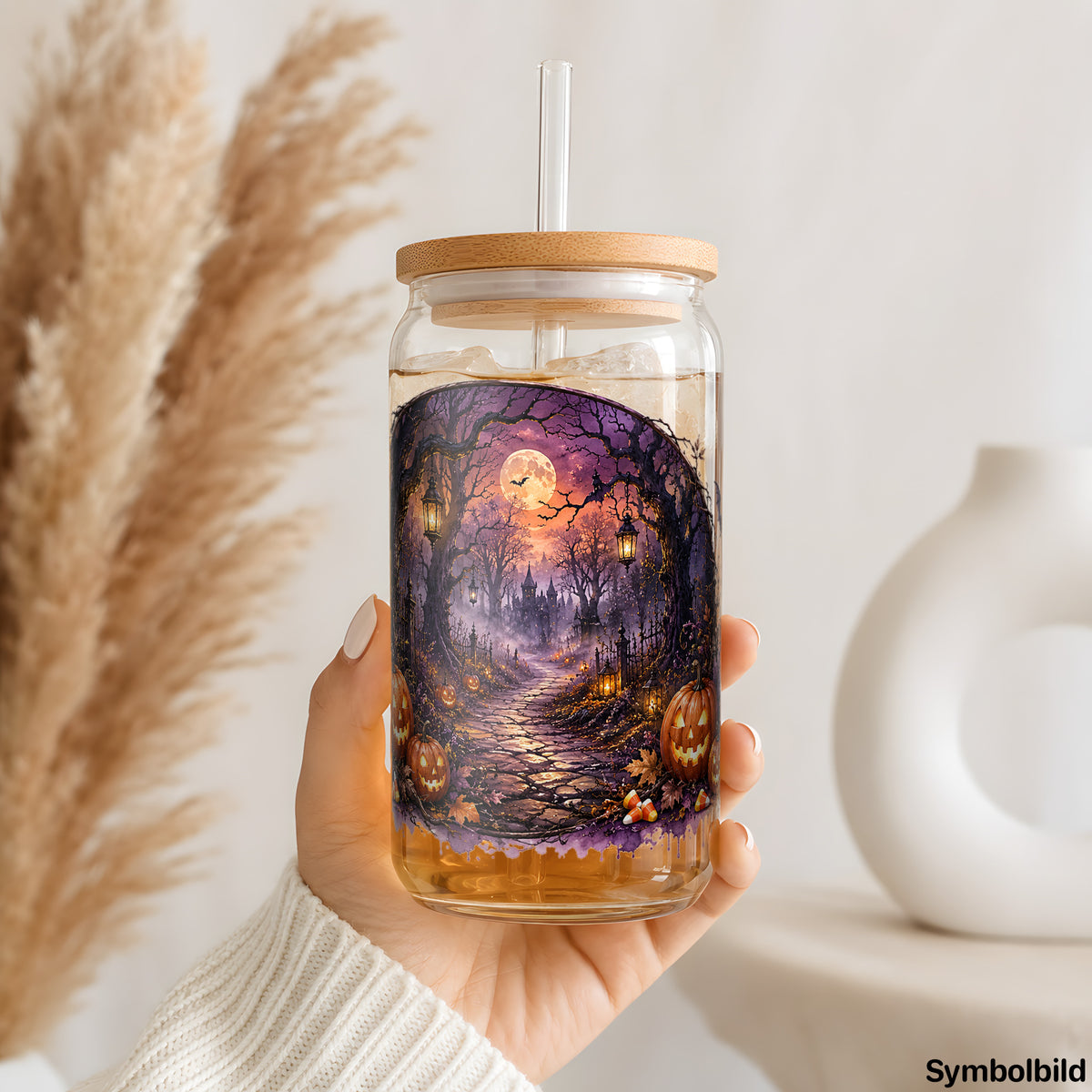 Becher-Aufkleber „Rabenpfad im Herbstwald“ auf einem 16oz Glasbecher
