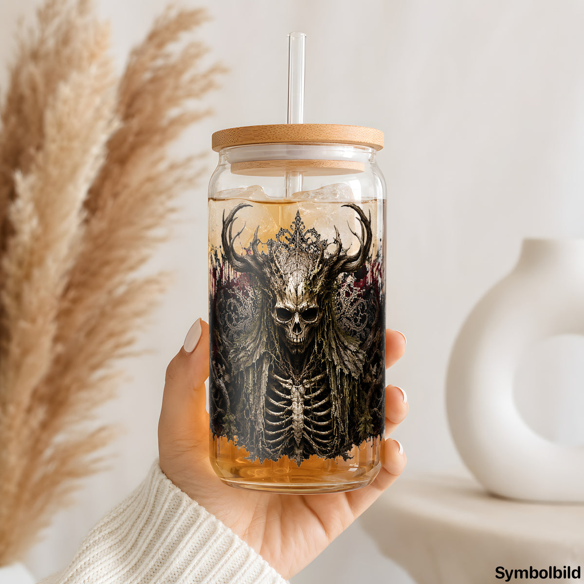 Becher-Aufkleber „Waldgeist mit Geweih“ auf einem 16oz Glasbecher