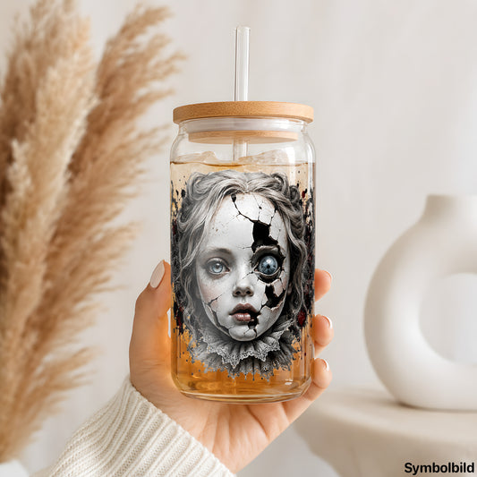 Becher-Aufkleber „Zerbrochene Puppe“ auf einem 16oz Glasbecher