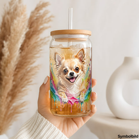 Becher-Aufkleber „Chihuahua im Farbrausch“ auf einem 16oz Glasbecher