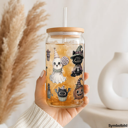 Becher-Aufkleber „Hexenkatzen und Kesselzauber“ auf einem 16oz Glasbecher