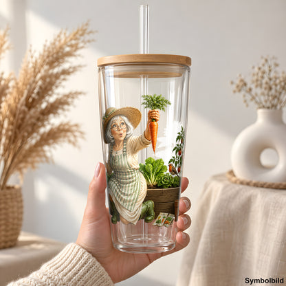 Becher-Aufkleber „Gärtnerin im Gemüsebeet“ auf einem 24oz Glasbecher