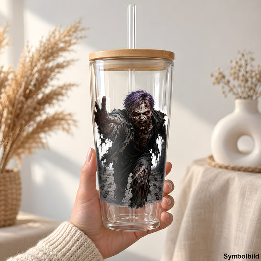 Becher-Aufkleber „Zombie in der Ruinenstadt“ auf einem 24oz Glasbecher