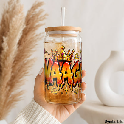 Becher-Aufkleber „Sternzeichen Waage als Graffiti-Schriftzug“ auf einem 16oz Glasbecher