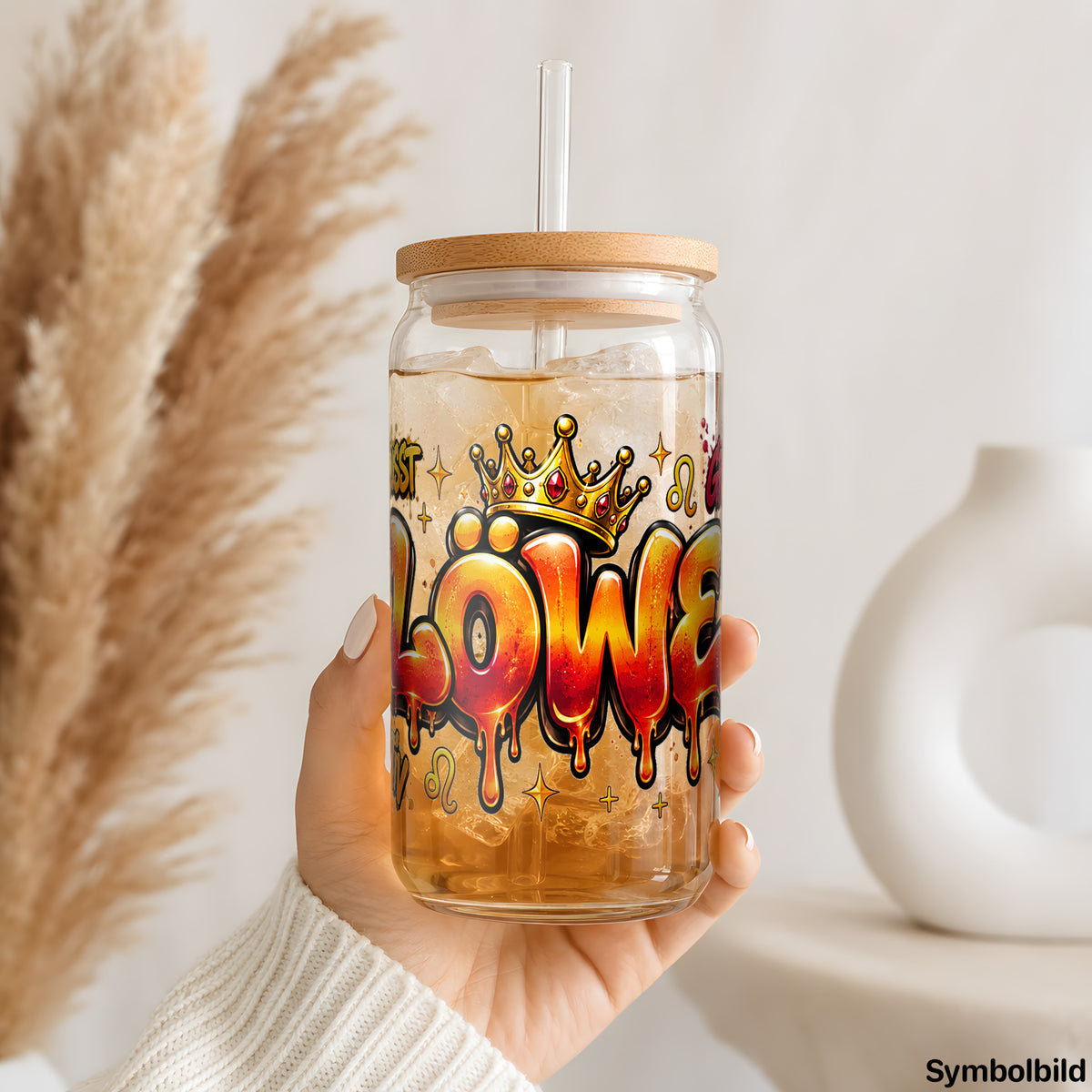 Becher-Aufkleber „Sternzeichen Löwe als Graffiti-Schriftzug“ auf einem 16oz Glasbecher