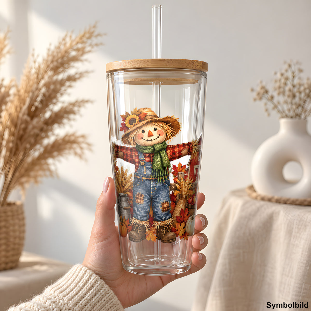 Becher-Aufkleber „Vogelscheuche mit Latzhose auf dem Herbsthof“ auf einem 24oz Glasbecher
