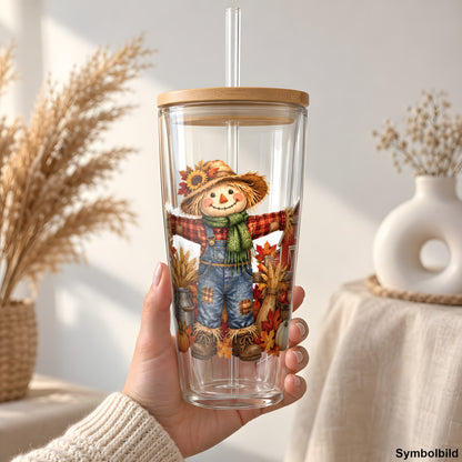 Becher-Aufkleber „Vogelscheuche mit Latzhose auf dem Herbsthof“ auf einem 24oz Glasbecher