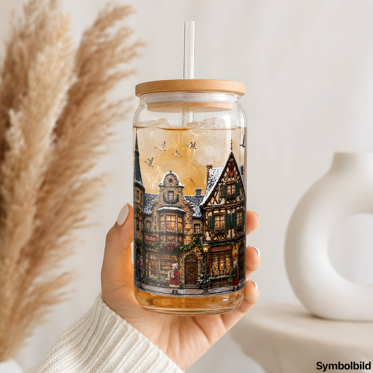Becher-Aufkleber „Weihnachtliche Fachwerkgasse“ auf einem 16oz Glasbecher