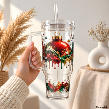 Christbaumkugel im Farbspritzer als UV-DTF Sticker auf einem 40oz Becher (Symbolbild)